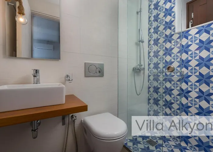 Villa Amphitheater And Líndos