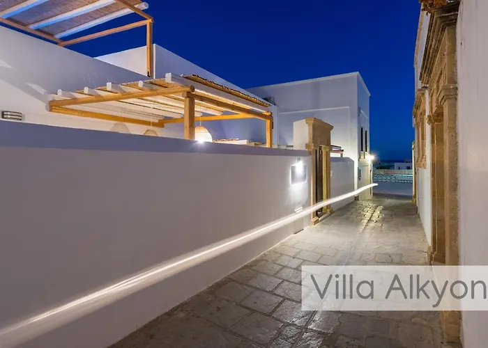 Villa Amphitheater And Líndos